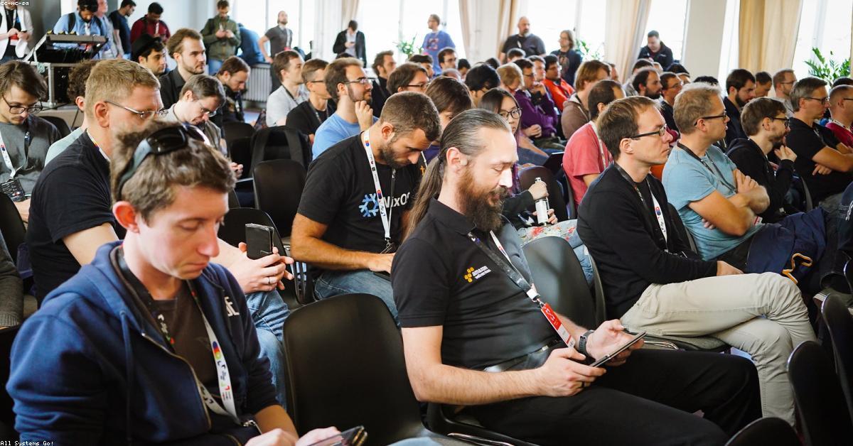 Frankreich migriert Behörden-PCs von Windows zu Linux